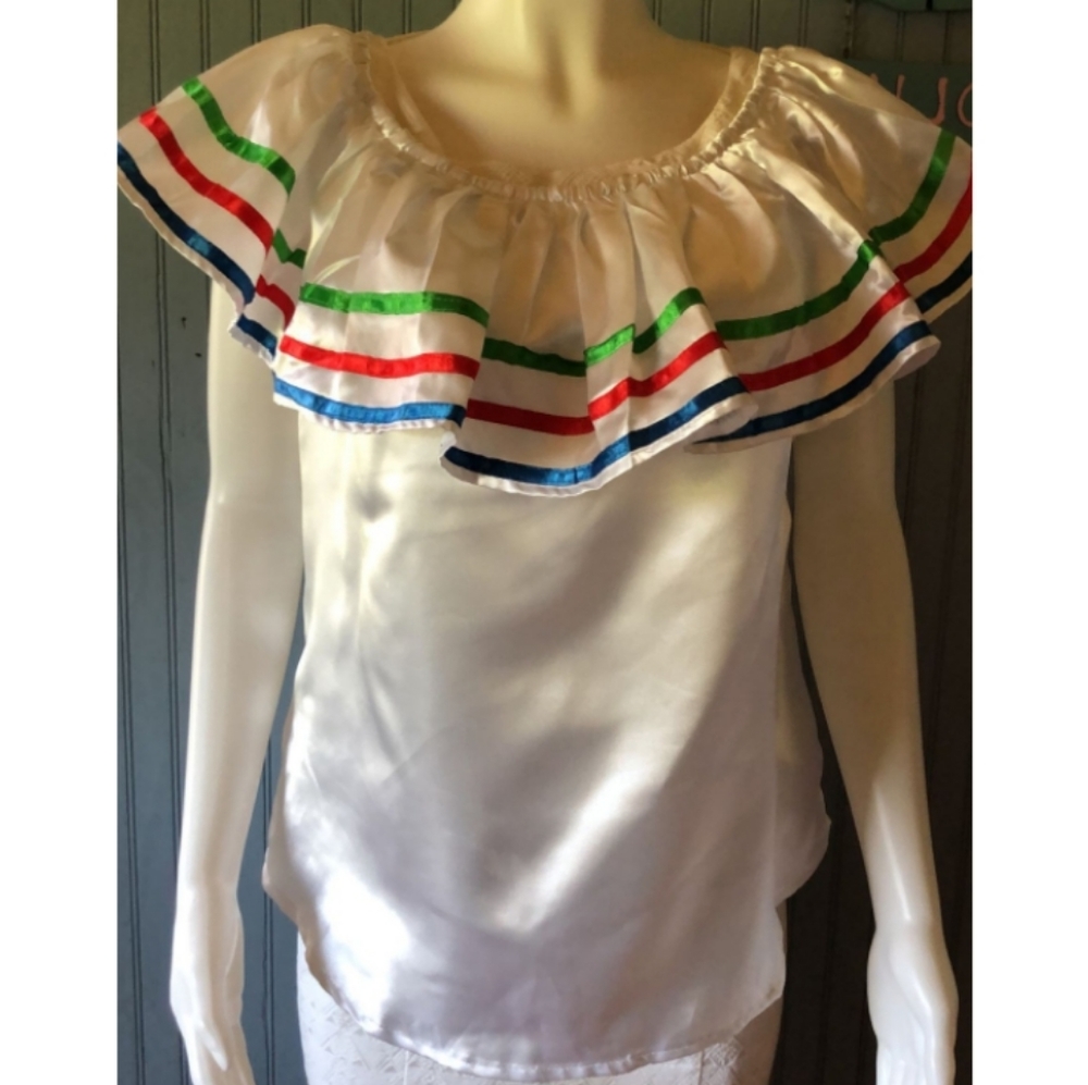 Folkloric shirt for women, with ribbons.